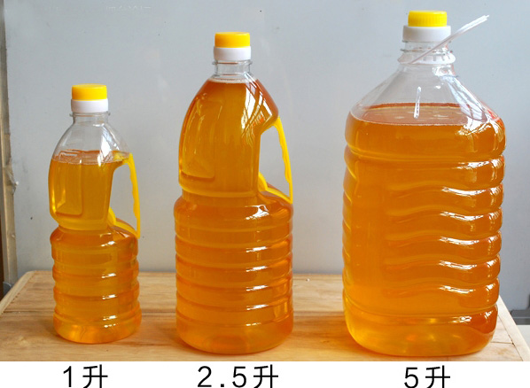 油坊供应压榨花生油,为纯正本地花生压榨而成,油坊现场压榨,量大价格